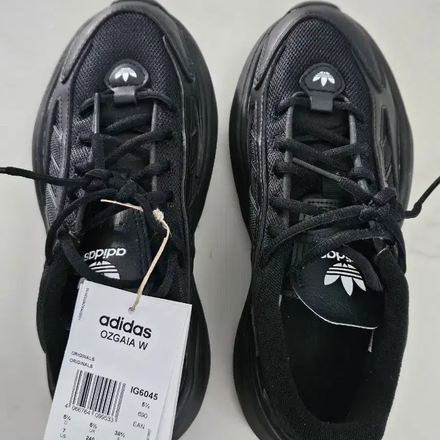 [BUNJANG] Adidas Ozgaia IG6045 Black 240mm Sneakers / 아디다스 오즈가이아 블랙 240