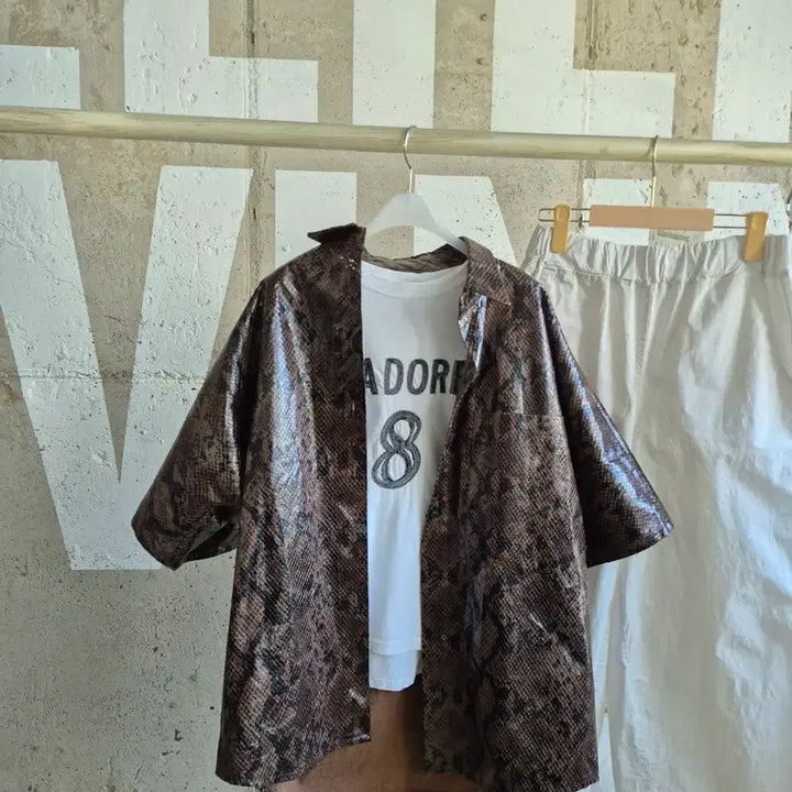 [BUNJANG] Another Avenue Python Pattern Short Sleeve Jacket / 고퀄)어나더에비뉴 오버틱 뱀피무늬 반팔자켓