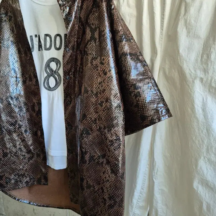 [BUNJANG] Another Avenue Python Pattern Short Sleeve Jacket / 고퀄)어나더에비뉴 오버틱 뱀피무늬 반팔자켓