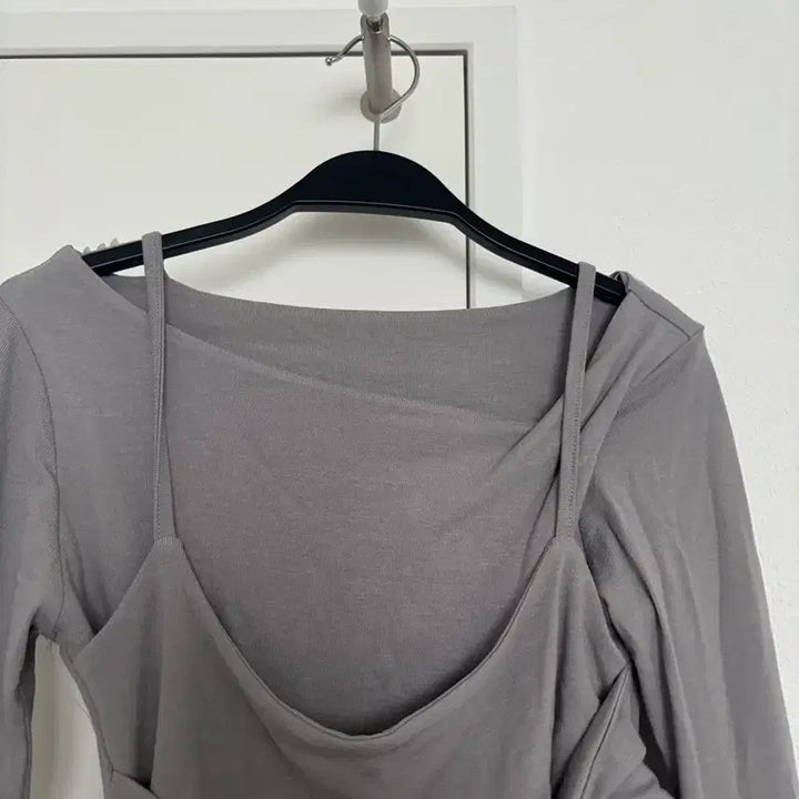 [BUNJANG] Flare Up Layered Bustier Long Sleeve Grey / 플레어업 레이어드 뷔스티에 롱슬리브 그레이