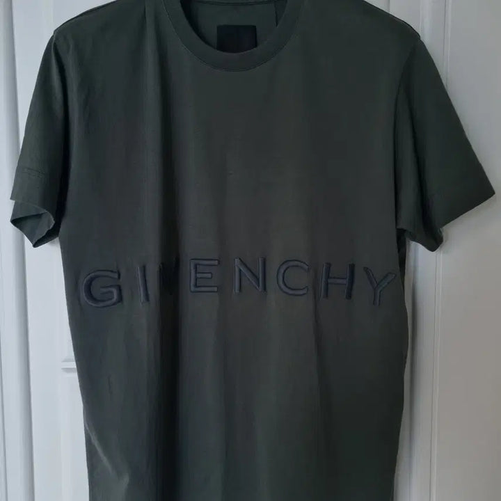 [BUNJANG] Givenchy 4G Logo Short Sleeve T-Shirt Khaki / 백화점판 지방시 4g 로고 반팔 티셔츠 카키