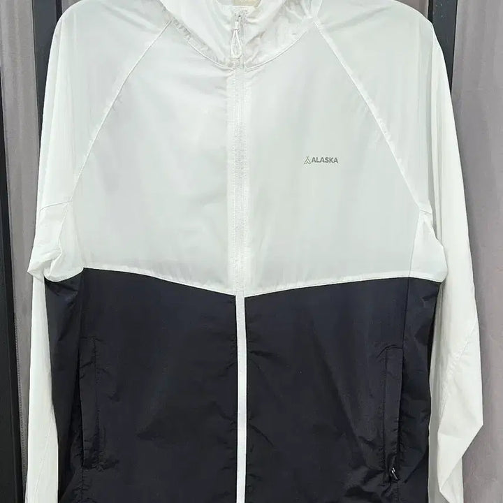 [BUNJANG] Polham Alaska Lightweight Hooded Windbreaker White/Black XL / 폴햄 ALASKA 흰검 경량 후드 바람막이 XL