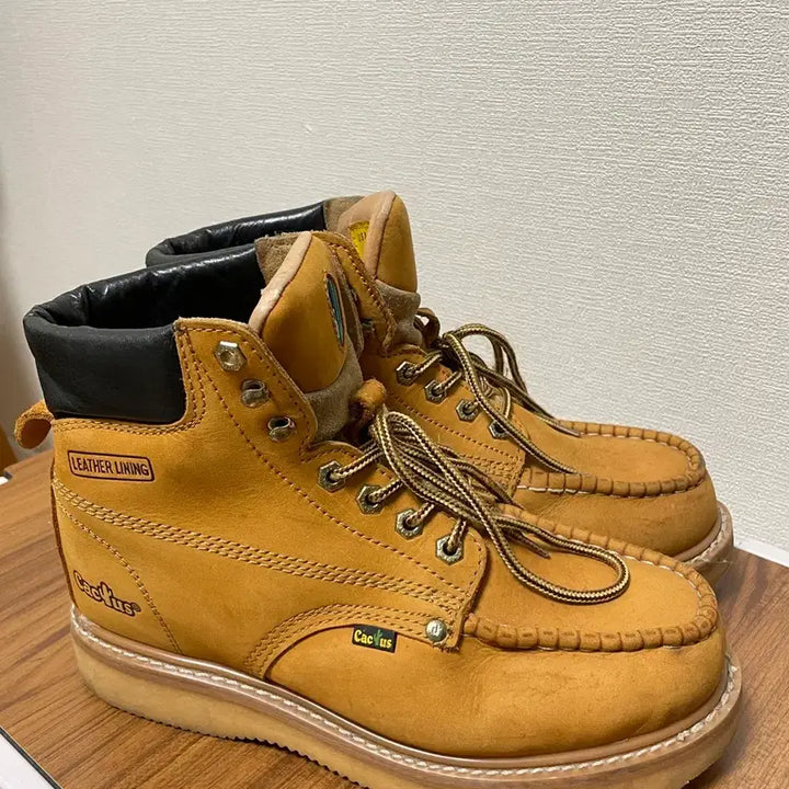 [BUNJANG] Cactus Yellow Walker Boots - US 9 / cactus 워커 USA 9사이즈