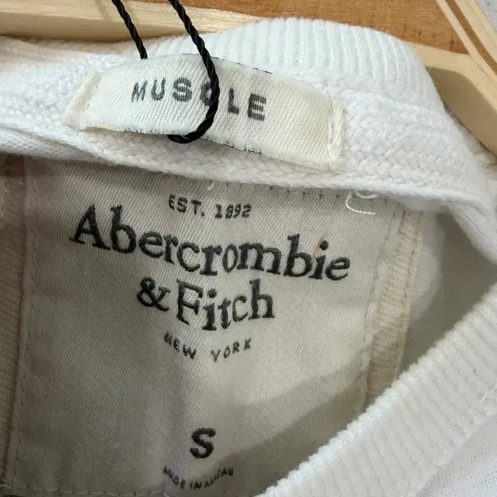 [BUNJANG] Abercrombie &amp; Fitch Short Sleeve T-Shirt / 159. 아베크롬비 반팔