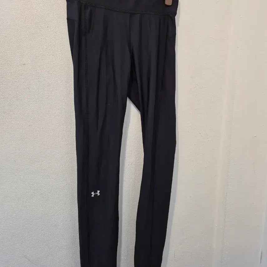 [BUNJANG] Under Armour Black Leggings / 언더아머 블랙 레깅스