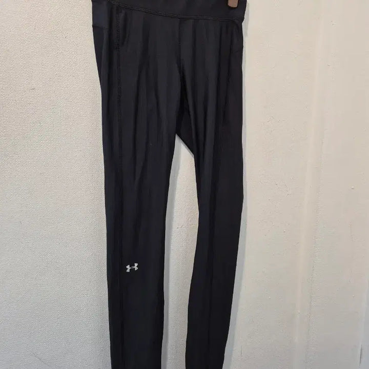 [BUNJANG] Under Armour Black Leggings / 언더아머 블랙 레깅스