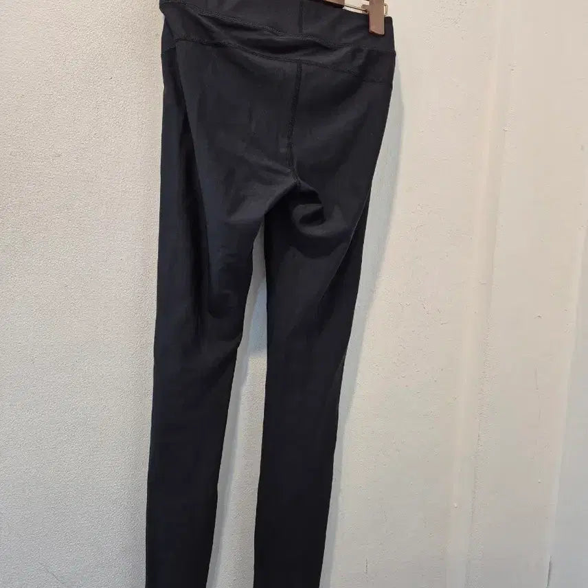 [BUNJANG] Under Armour Black Leggings / 언더아머 블랙 레깅스