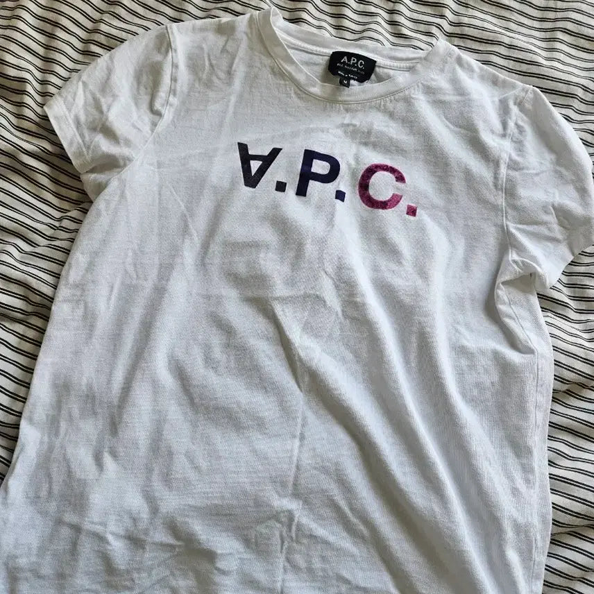 [BUNJANG] A.P.C. White Logo Short Sleeve T-Shirt (M) / A.P.C. 화이트 로고 반팔 티셔츠