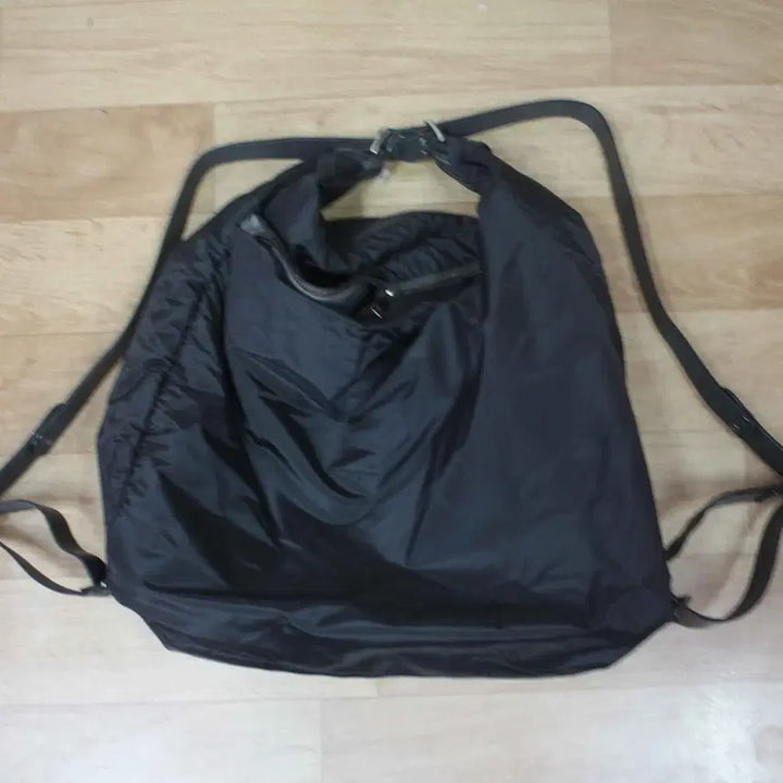 [BUNJANG] Mandarin Duck Casual Backpack Black Fabric / B-10699/만다리나덕 정품 캐주얼 백팩
