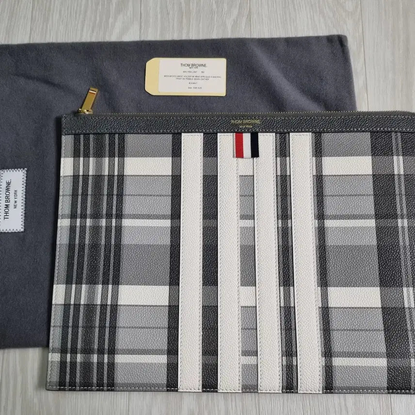 [BUNJANG] Thom Browne Medium Medium Diagonal Stripe Clutch Bag / 백화점판 신상 톰브라운 사선 클러치 가방 미듐