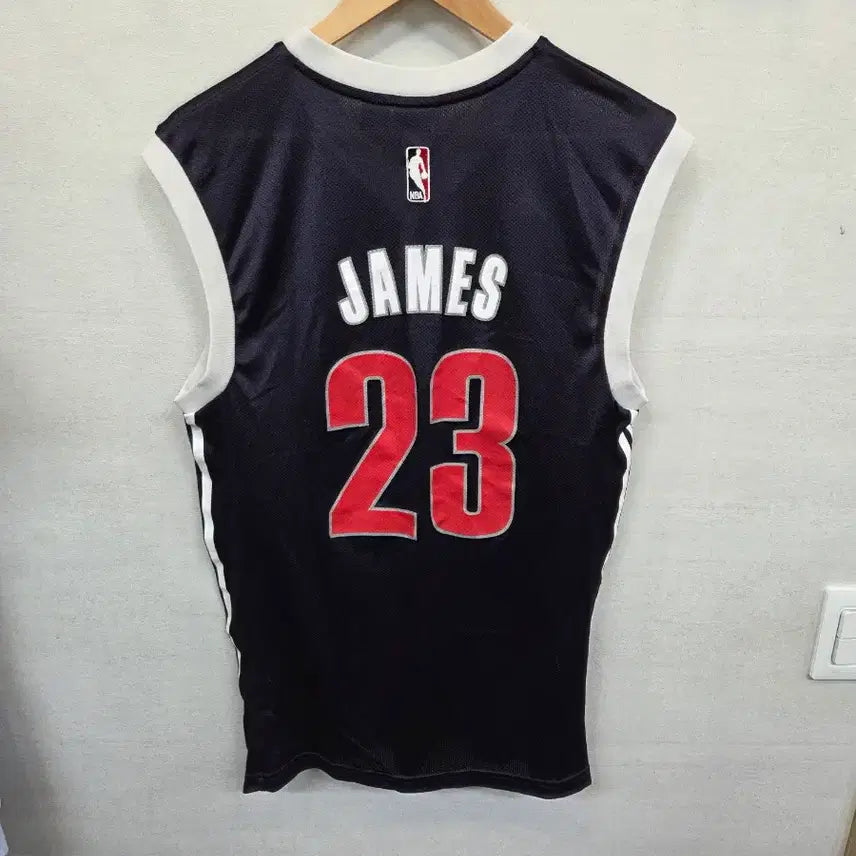 [BUNJANG] Adidas Cleveland Cavaliers LeBron James Sleeveless Jersey S / 아디다스 클리블랜드 캐빌리어스 르브론 제임스 민소매나시 s