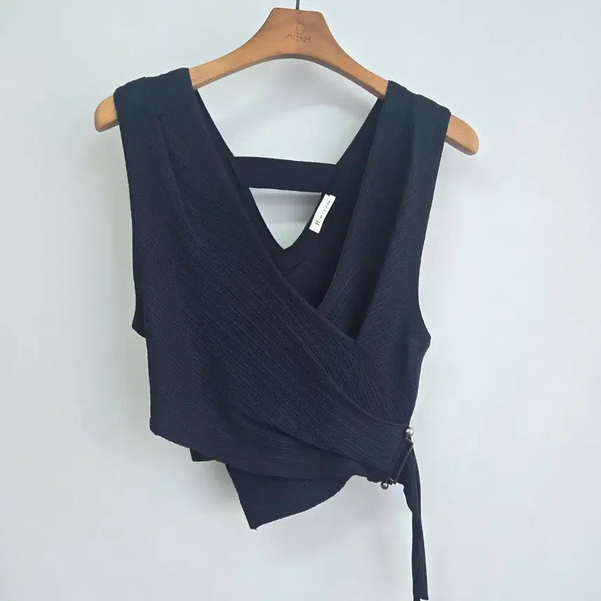 [BUNJANG] It Misha Navy Wrap Style Knit Crop Sleeveless Top XS / 0324 잇 미샤  네이비랩 스타일 니트 크롭 민소매 탑 XS