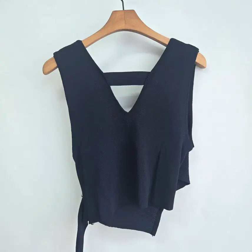[BUNJANG] It Misha Navy Wrap Style Knit Crop Sleeveless Top XS / 0324 잇 미샤  네이비랩 스타일 니트 크롭 민소매 탑 XS