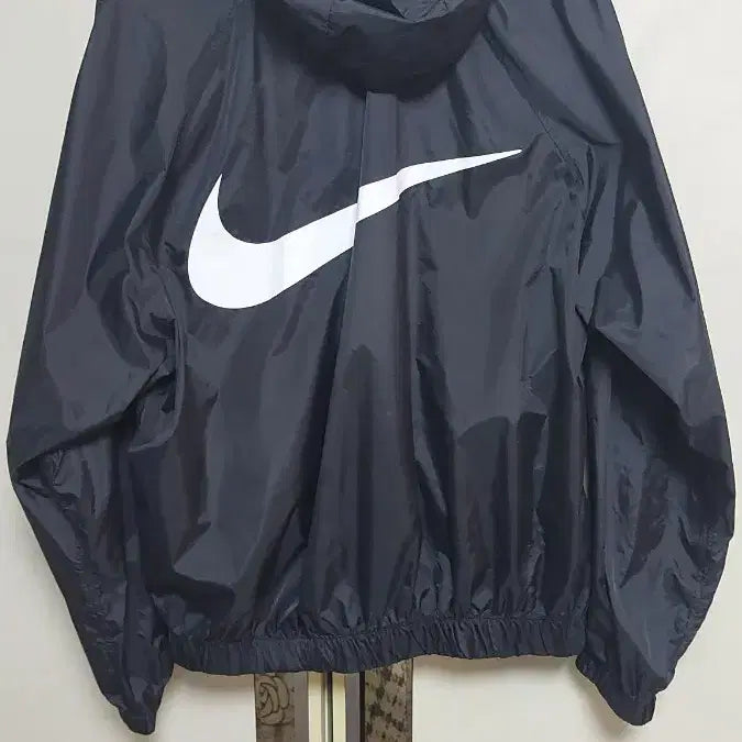 [BUNJANG] Nike Black Windbreaker Hoodie Zip-Up / 나이키 블랙 바람막이 후드집업
