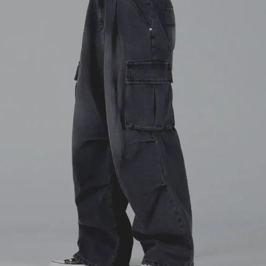 [BUNJANG] HOOR Washed Black Denim Cargo Wide Pants (Size L) / 워싱 블랙 데님 카고 와이드 팬츠 사이즈L