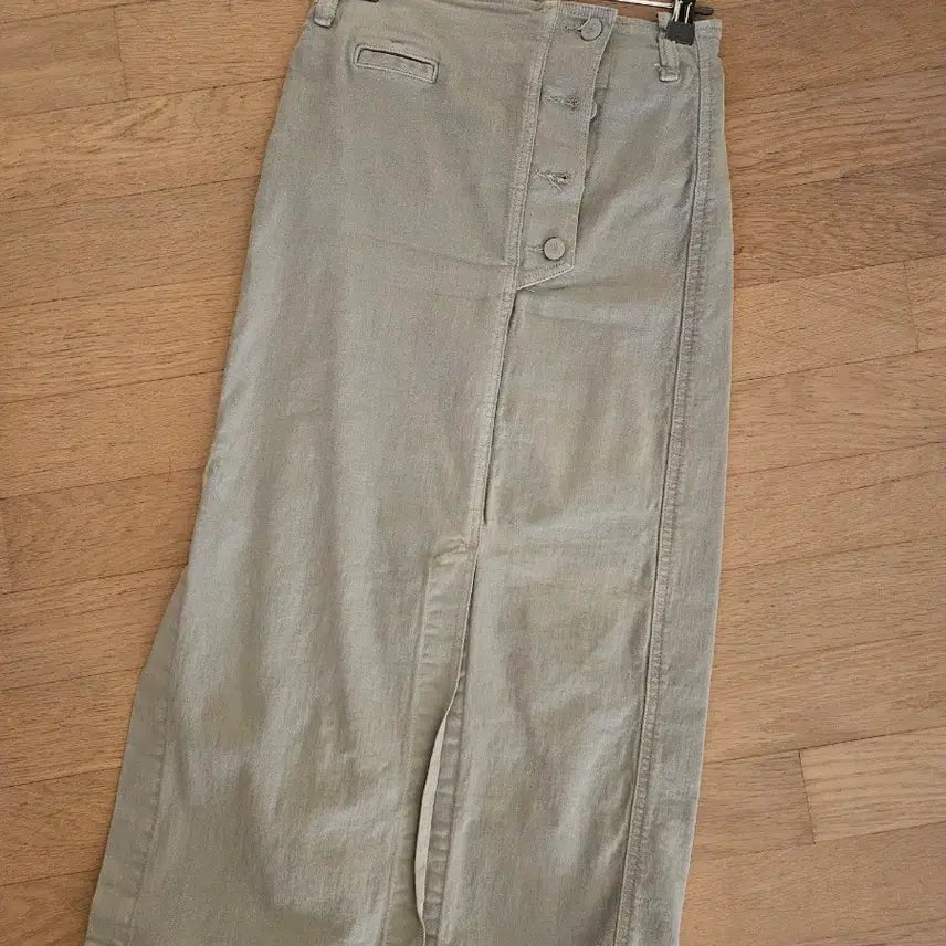 [BUNJANG] The Ilma Button Detail Long Skirt - Khaki / 더 일마 버튼 스커트 롱 스커트 카키