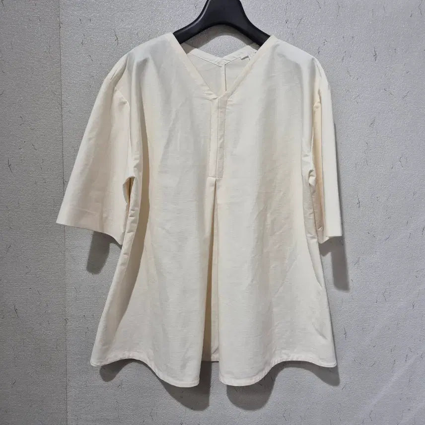 [BUNJANG] COS Ivory V-Neck Short Sleeve Blouse / 코스 아이보리 V넥 반팔 블라우스