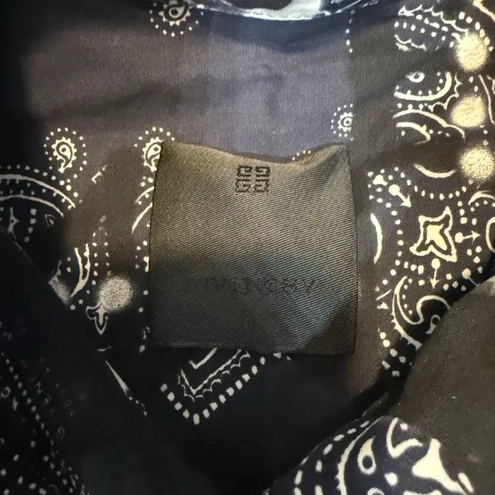 [BUNJANG] Givenchy Chito Paisley Short-Sleeve Shirt Navy / [40] 지방시 치토 페이즐리 셔츠