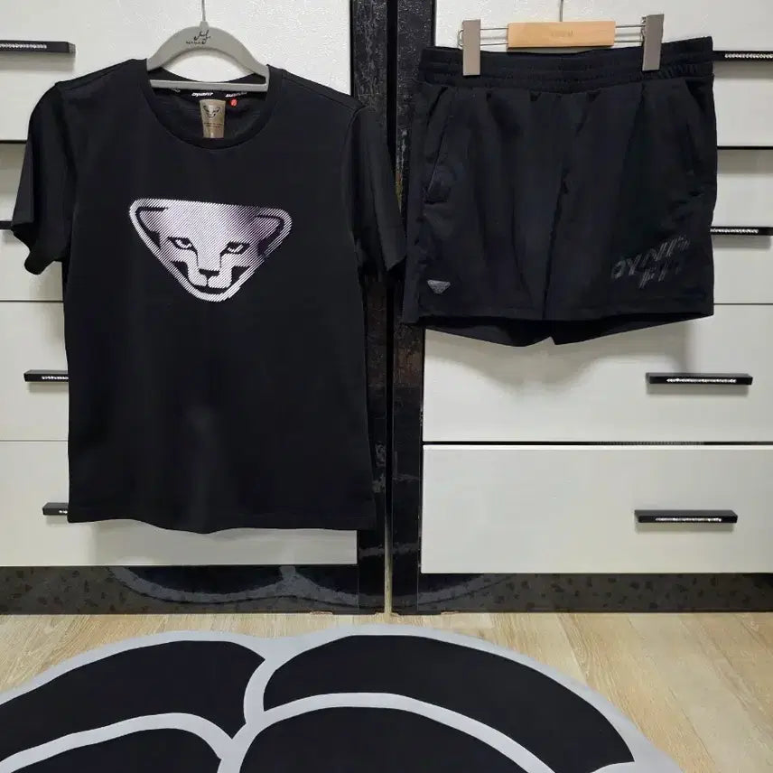 [BUNJANG] Dynafit Short Sleeve T-Shirt and Shorts Set - Black / 다이나핏 반팔 티셔츠 + 반바지 세트 블랙