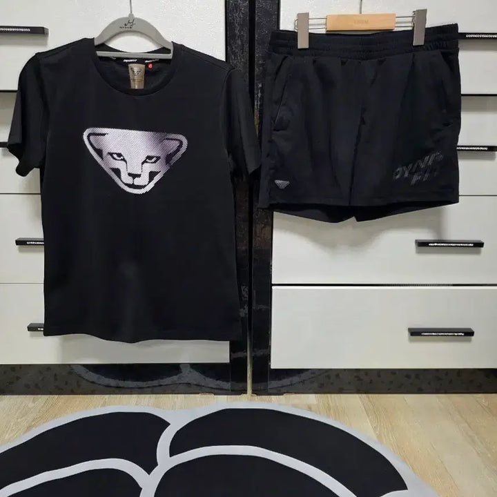 [BUNJANG] Dynafit Short Sleeve T-Shirt and Shorts Set - Black / 다이나핏 반팔 티셔츠 + 반바지 세트 블랙