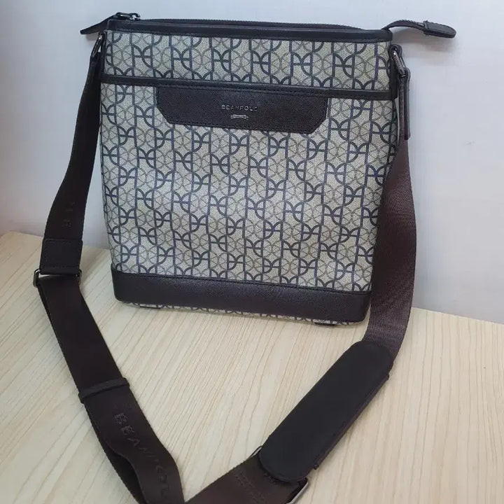 [BUNJANG] Beanpole Crossbody Bag / 빈폴 크로스백 가방