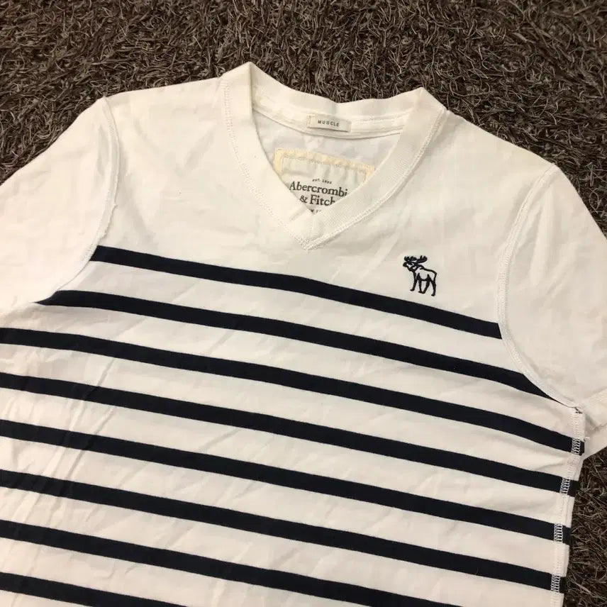 [BUNJANG] Abercrombie &amp; Fitch Striped Short Sleeve T-Shirt White / M 아베크롬비 스트라이프 화이트 반팔 티셔츠