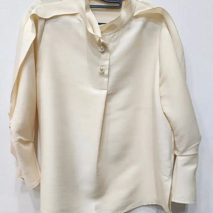 [BUNJANG] Mine Pearl Detail Blouse / 한섬 마인 진주 디테일 블라우스