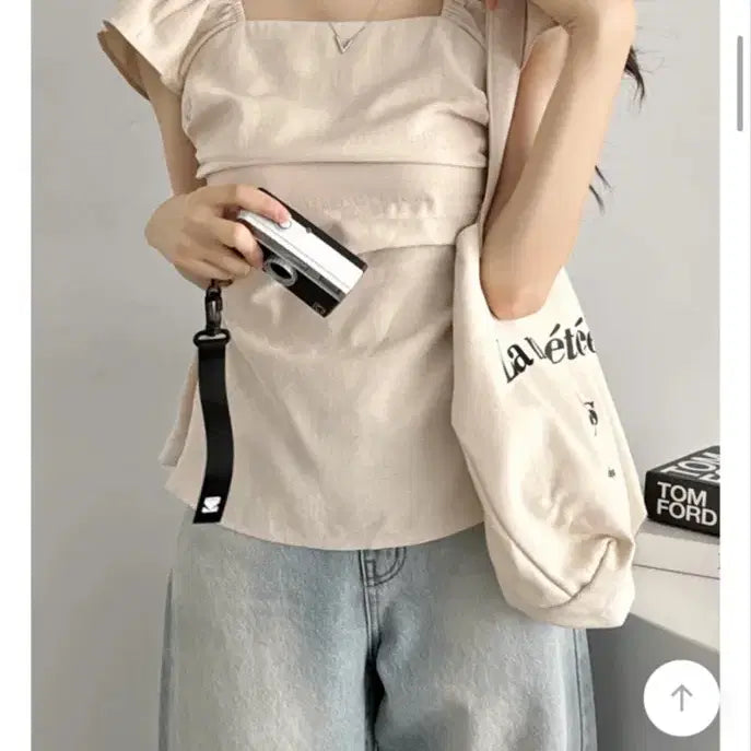 [BUNJANG] HwanYeon Hyunjji Linen Square Neck Shirring Blouse Yellow Babil / (새상품) 환연 현지 블라우스 [옐로우바빌] 린넨 스퀘어넥 화이트 셔링
