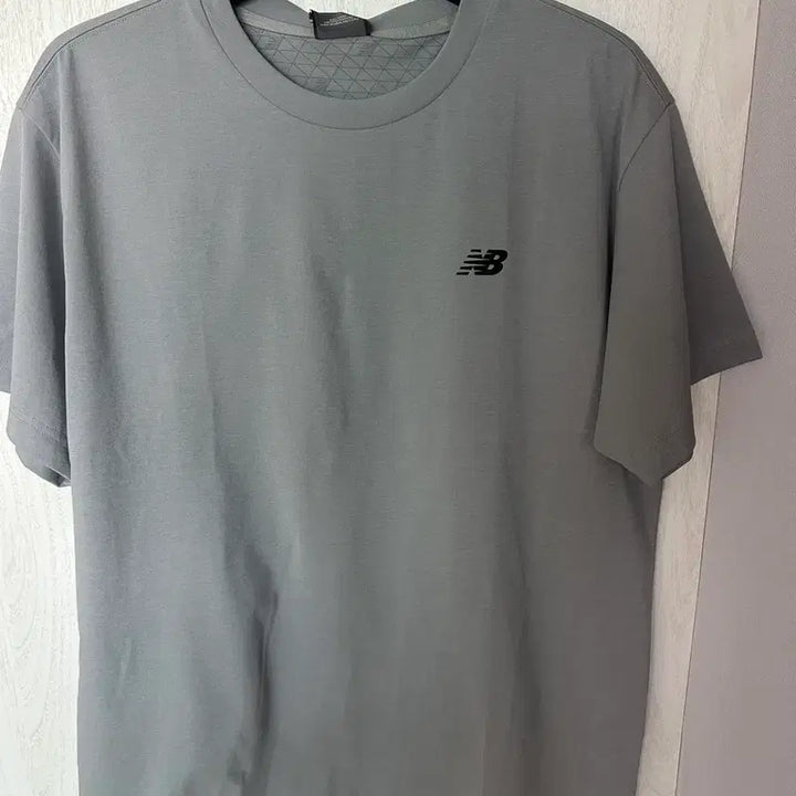[BUNJANG] New Balance Gray Short-Sleeve T-Shirt / 뉴발란스 회색 반팔 티셔츠