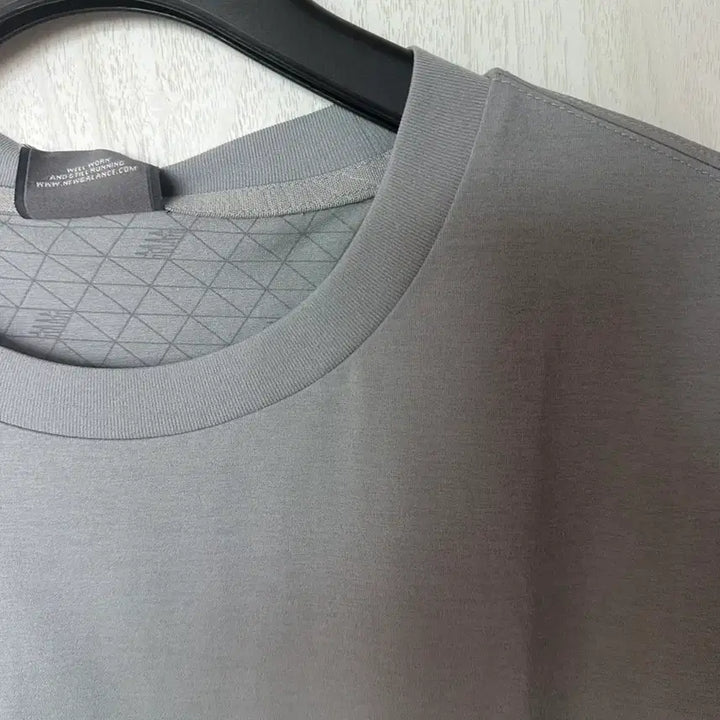 [BUNJANG] New Balance Gray Short-Sleeve T-Shirt / 뉴발란스 회색 반팔 티셔츠