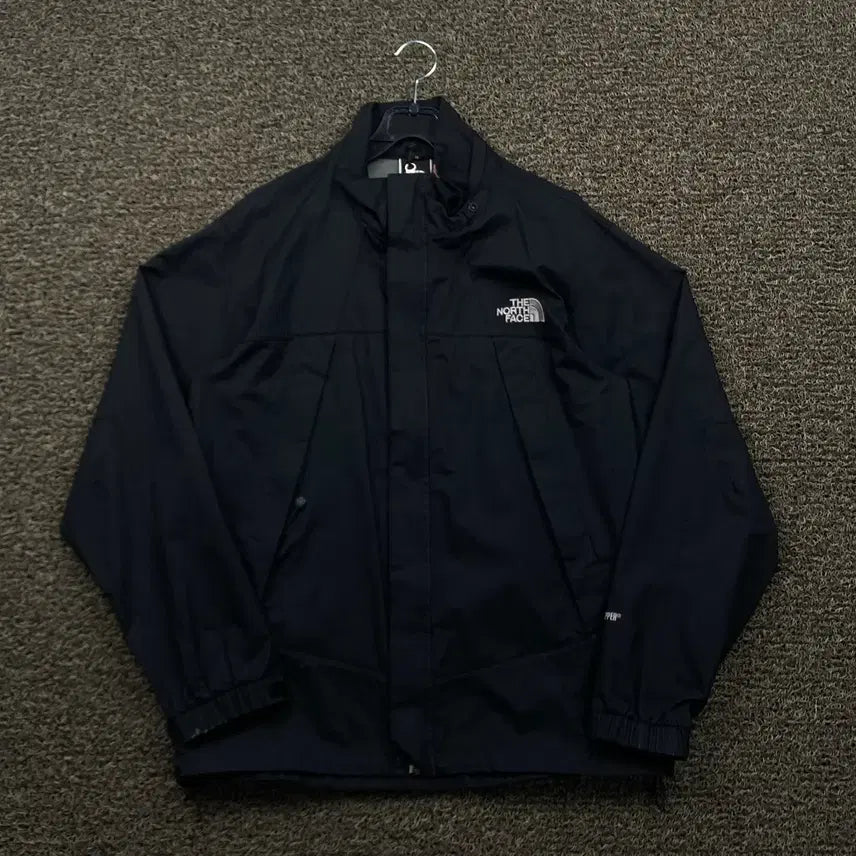 [SOLD OUT] 노스페이스 블랙 바람막이 자켓