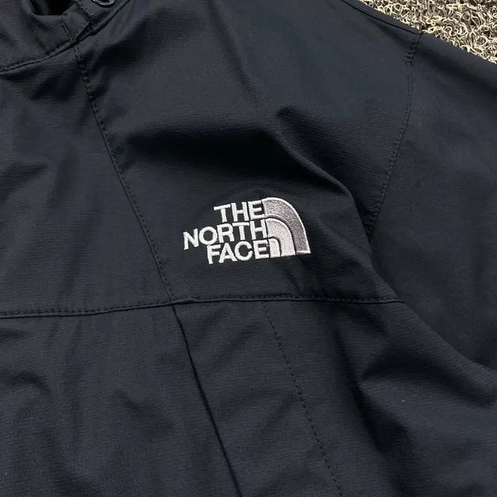 [SOLD OUT] 노스페이스 블랙 바람막이 자켓
