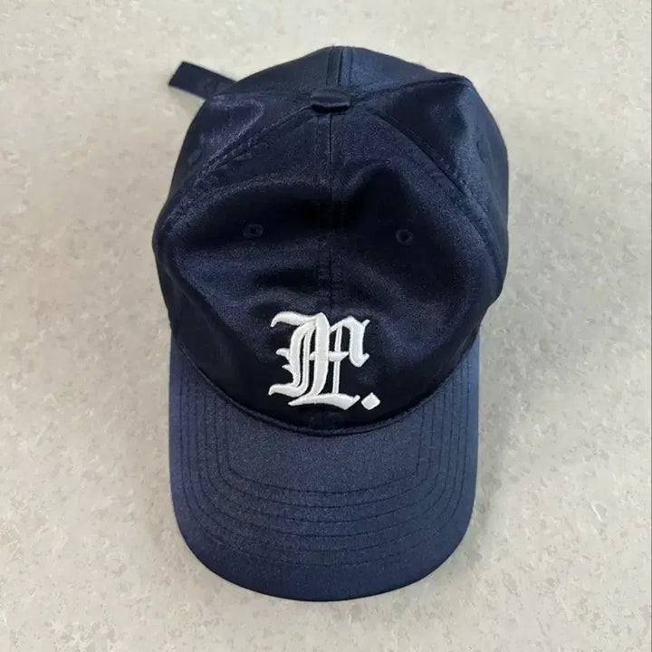 [BUNJANG] LMC Satin Cap (Navy) / Lmc  새틴 볼캡 (네이비) 원빈 모자 원가 4