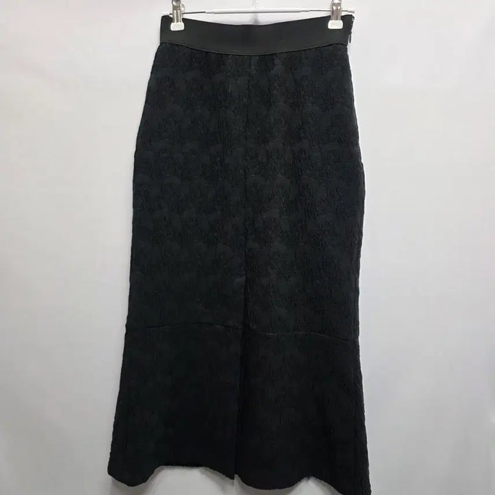 [BUNJANG] Time (Hansem) Black Embossed Pattern Long Skirt / 한섬 타임 블랙 롱 스커트 엠보싱 패턴