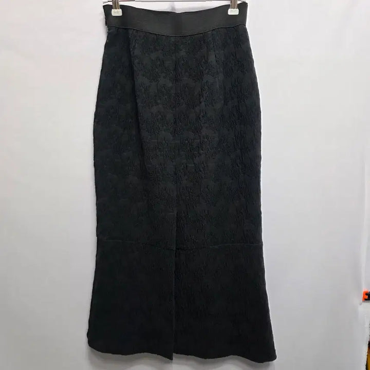 [BUNJANG] Time (Hansem) Black Embossed Pattern Long Skirt / 한섬 타임 블랙 롱 스커트 엠보싱 패턴