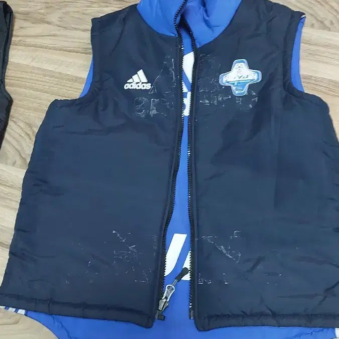 [BUNJANG] Adidas &amp; Other Vests (3-Piece Bundle) / 조끼 3벌 아디다스 외 (일괄15000원)