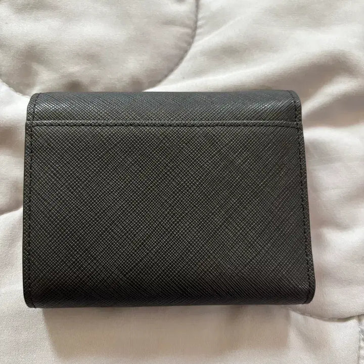 [BUNJANG] Louis Quatorze Black Saffiano Leather Trifold Wallet / 루이까또즈 블랙 삼단 지갑