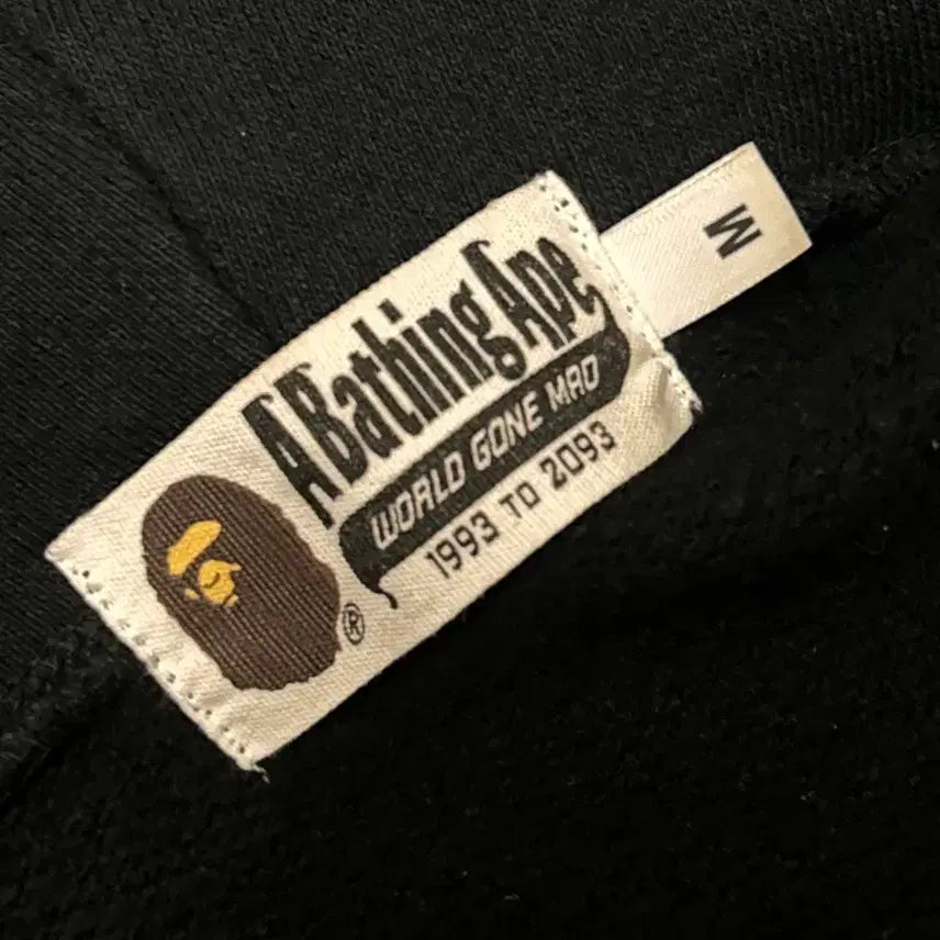 [BUNJANG] BAPE 10th Anniversary Limited Edition Shark Hoodie / 새상품급) 베이프 10주년 한정판 샤크 후드집업