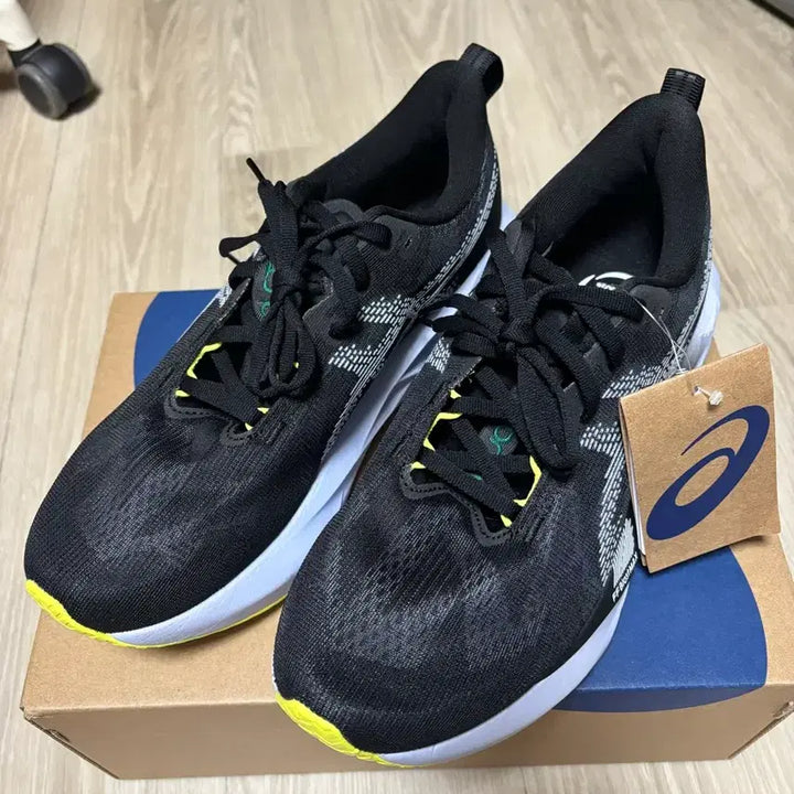 [BUNJANG] Asics NovaBlast 5 Running Shoes (260mm) / 아식스 노바블라스트 5 260mm