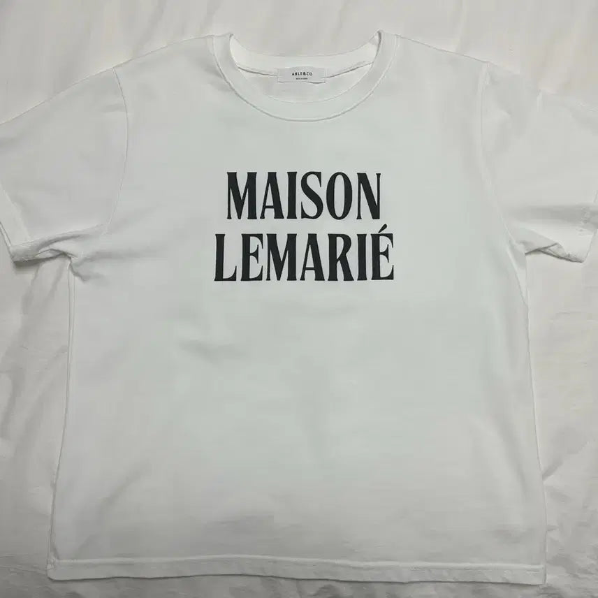 [BUNJANG] Lettering Logo Short Sleeve T-Shirt / 레터링 로고 반팔티