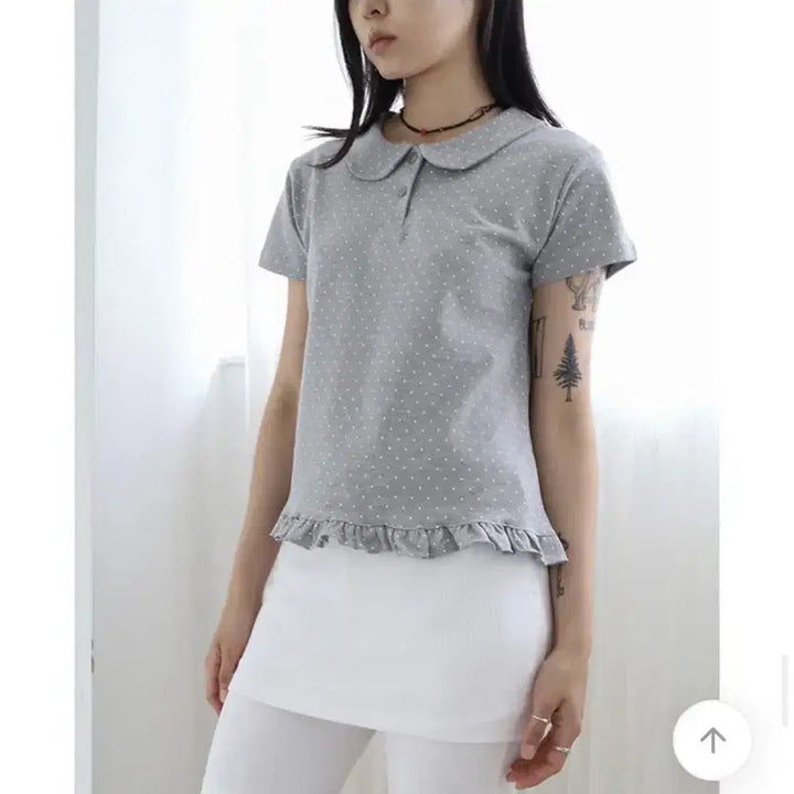 [BUNJANG] Abley Melting Yoon Dot Collar Frill T-Shirt / 에이블리 멜팅윤 도트 카라 프릴 티셔츠 유니크 빈티지  프릴