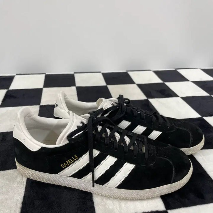 [BUNJANG] Adidas Gazelle Black Sneakers 270mm / 아디다스 가젤 블랙 스니커즈 270mm