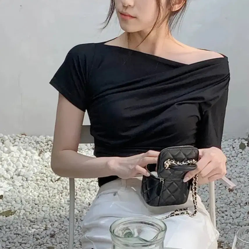 [BUNJANG] Asymmetrical Shirring Off-Shoulder Short Sleeve T-Shirt / 언발 셔링 오프숄더 반팔티