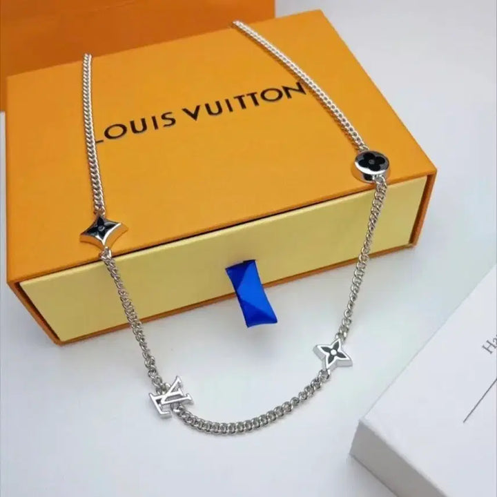 [BUNJANG] Louis Vuitton LV Flower Chain Necklace Silver / 루이비통 LV 플라워 체인 목걸이 실버