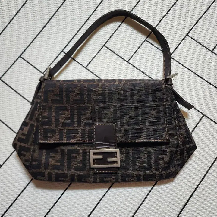 [BUNJANG] Fendi Mamma Baguette Vintage Bag / 팬디주카맘마백