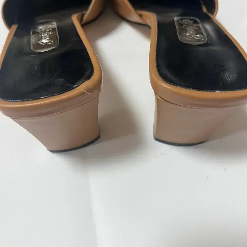 [BUNJANG] Stuart Weitzman Brown Suede Mid-Heel Slippers Size 37 (US 7) / 스튜어트와이츠먼 브라운 슬리퍼 37 (240) / 미들굽 / 상태좋음