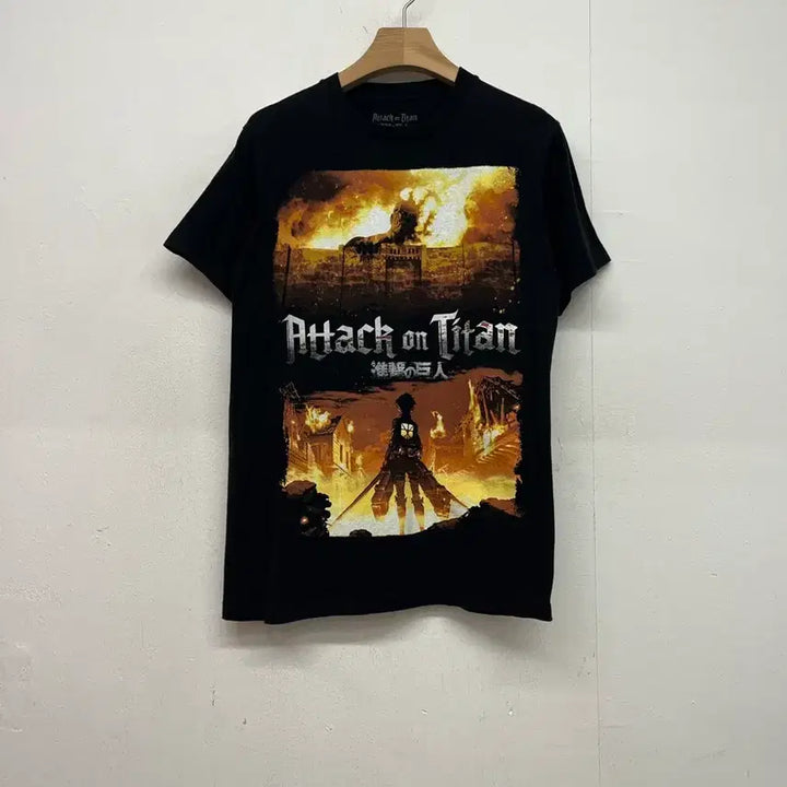 [BUNJANG] Attack on Titan Official T-Shirt Size S / 진격의거인 티셔츠