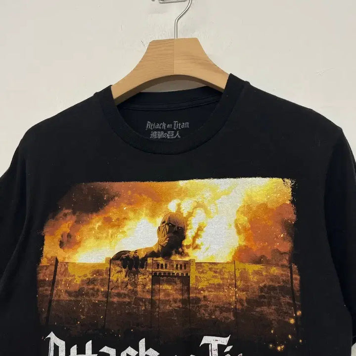 [BUNJANG] Attack on Titan Official T-Shirt Size S / 진격의거인 티셔츠