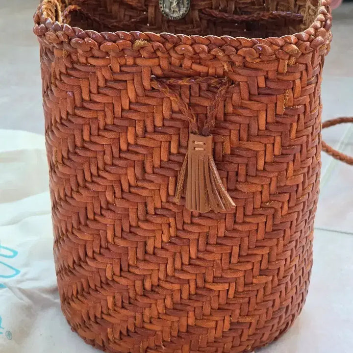 [BUNJANG] Dragon Diffusion Pompom Bucket Bag Tan / 드래곤디퓨전 폼폼 버킷백 탄