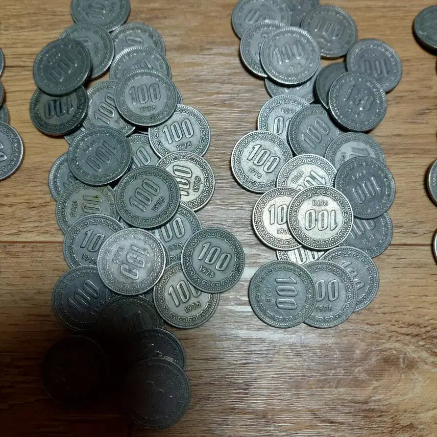 [BUNJANG] 1971-1982 South Korean 100 Won Coin Bundle (106 Coins) / (구100주)70년대~~80년대